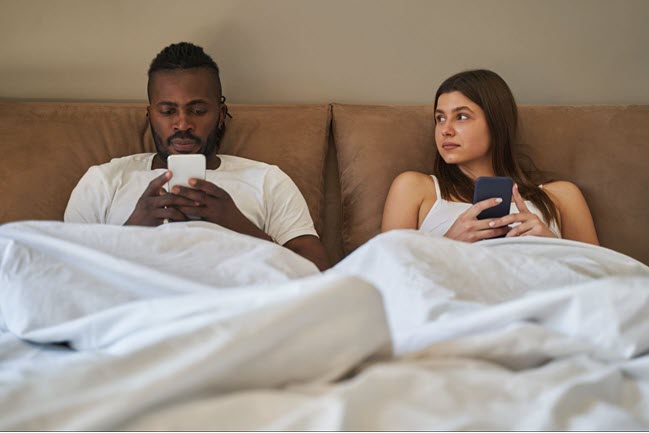 Como clonar o celular de seu marido?
