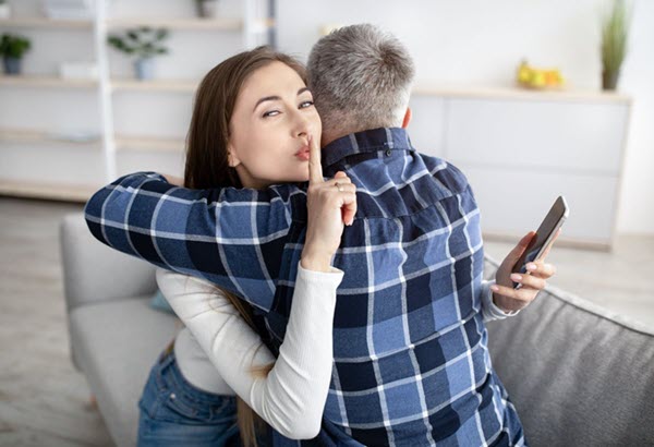 Melhores apps para hackear o celular do seu marido