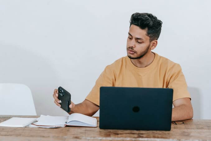 Checking His Messages All The Time Makes His Spouse Suspect Is Texting Cheating