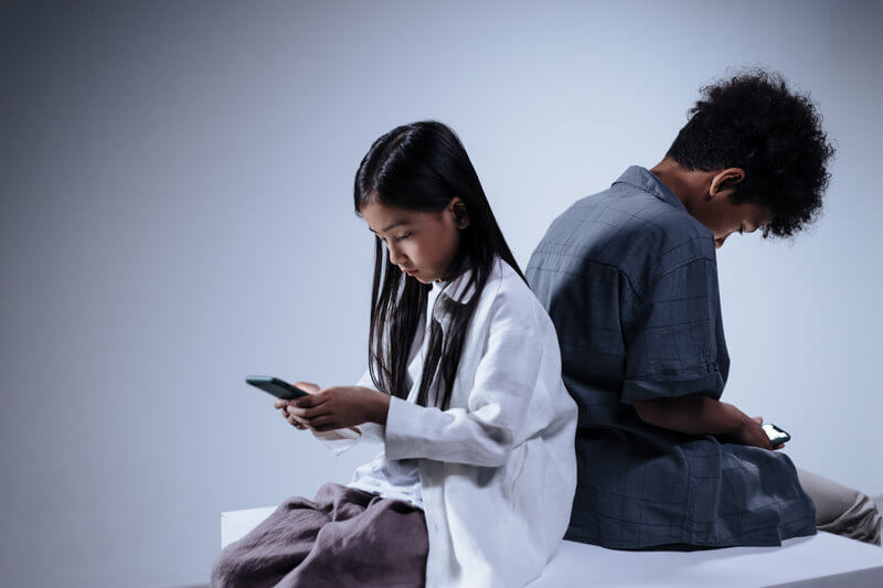 Top 5 iPhone Monitoring Apps for Parents without Jailbreak in 2025