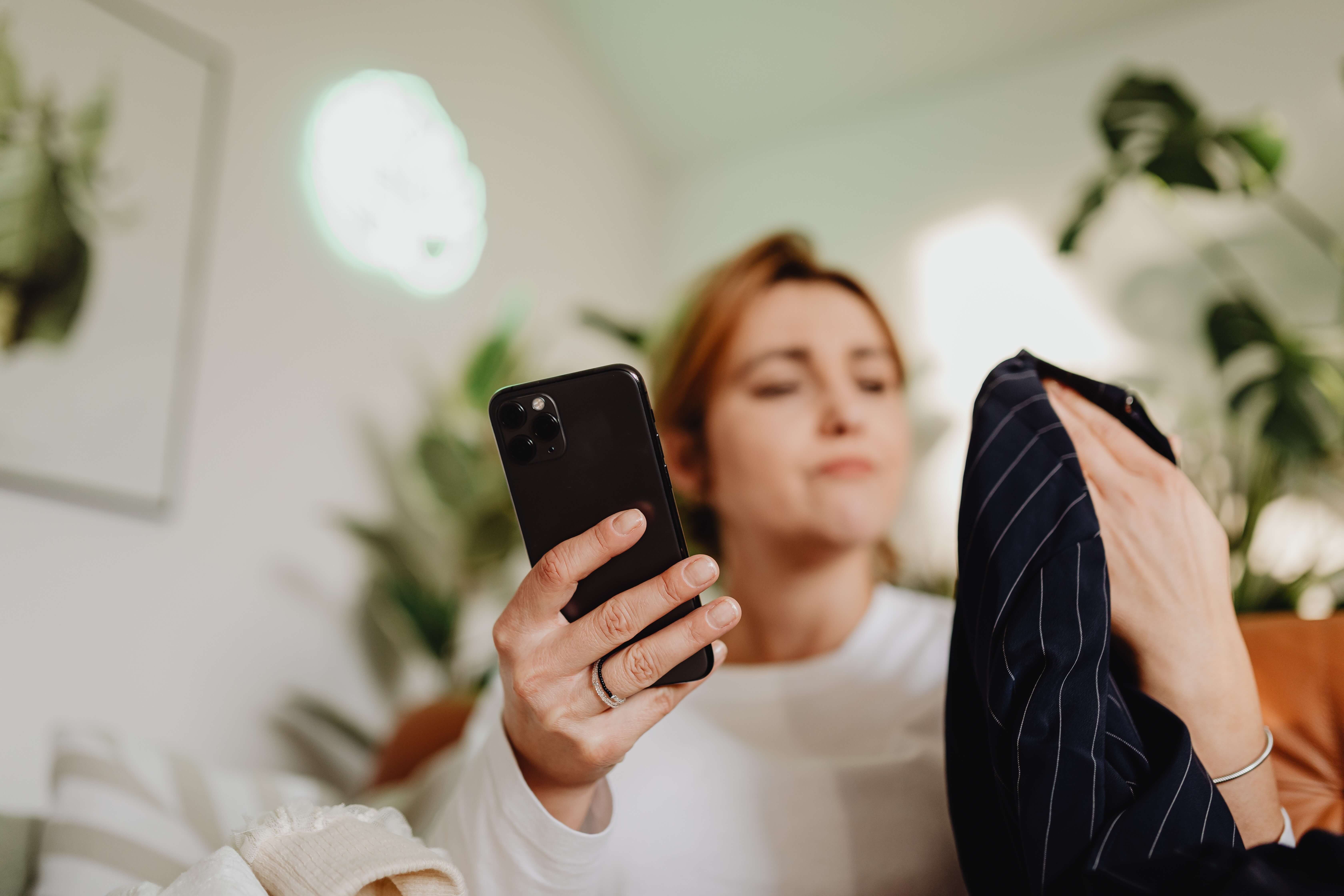 Use Spylix to Spy on Husband's Phone